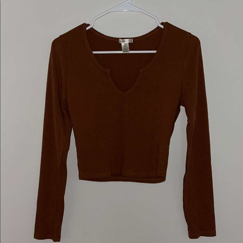 Effortless Brown Long Sleeve Tee for Everyday Comfort